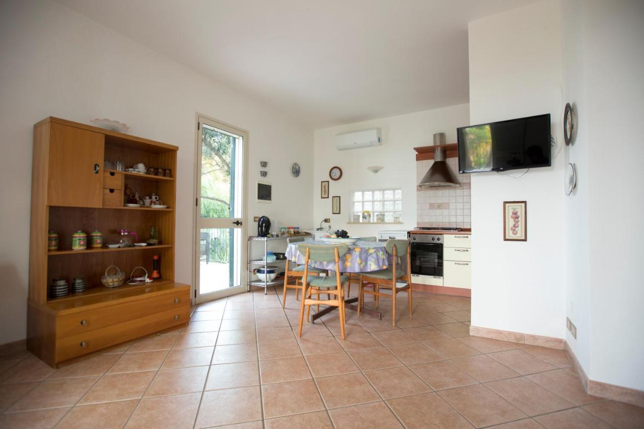 Villa Nadia Con Splendida Vista Mare กัสเตลลัมมาเร เดล โกลโฟ ภายนอก รูปภาพ