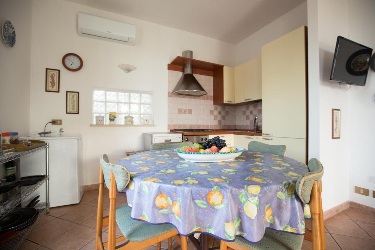 Villa Nadia Con Splendida Vista Mare กัสเตลลัมมาเร เดล โกลโฟ ภายนอก รูปภาพ