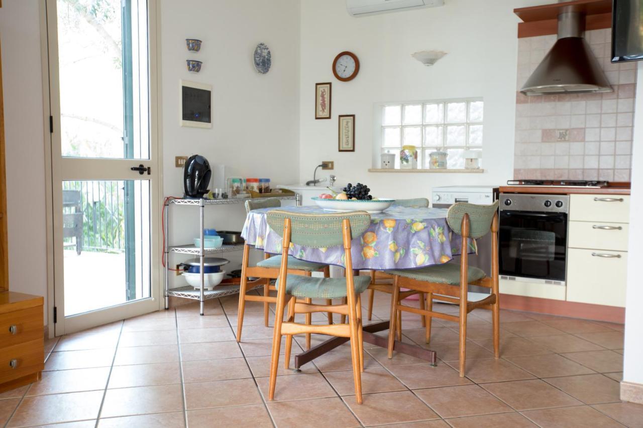 Villa Nadia Con Splendida Vista Mare กัสเตลลัมมาเร เดล โกลโฟ ภายนอก รูปภาพ